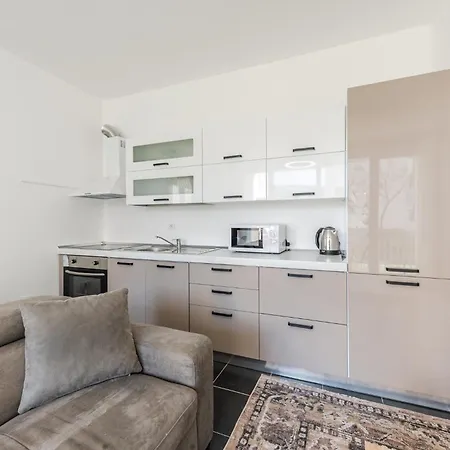 Blue Haven Talea By Pikhost Apartment